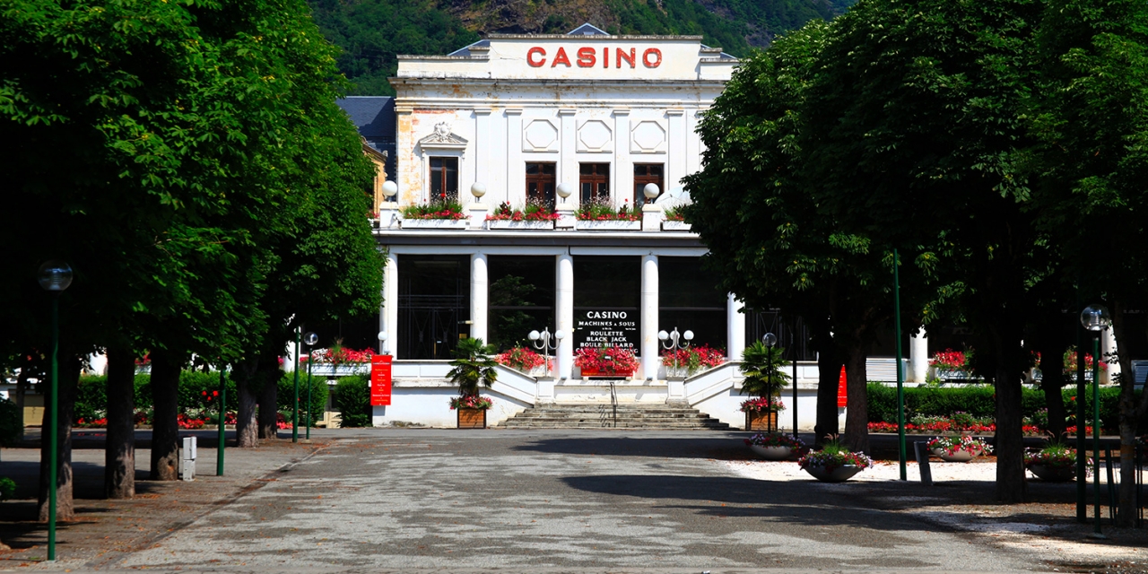 LUCHON CASINO FORECOURT Image